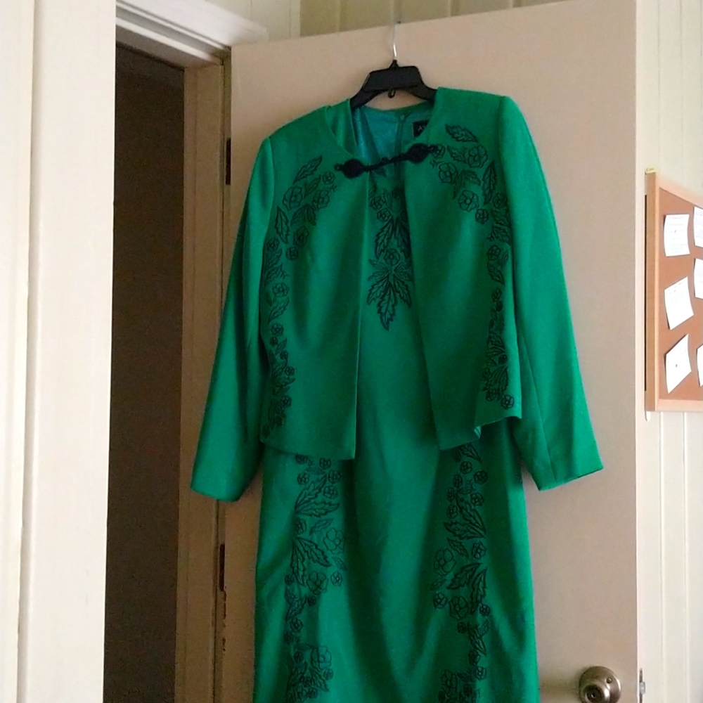 Dress suit